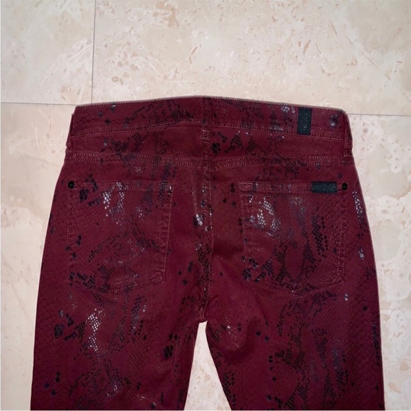 7 For All Mankind Jeans Burgundy Snakeskin Print Lowrise Skinny Jeans sz 28 - Picture 6 of 8